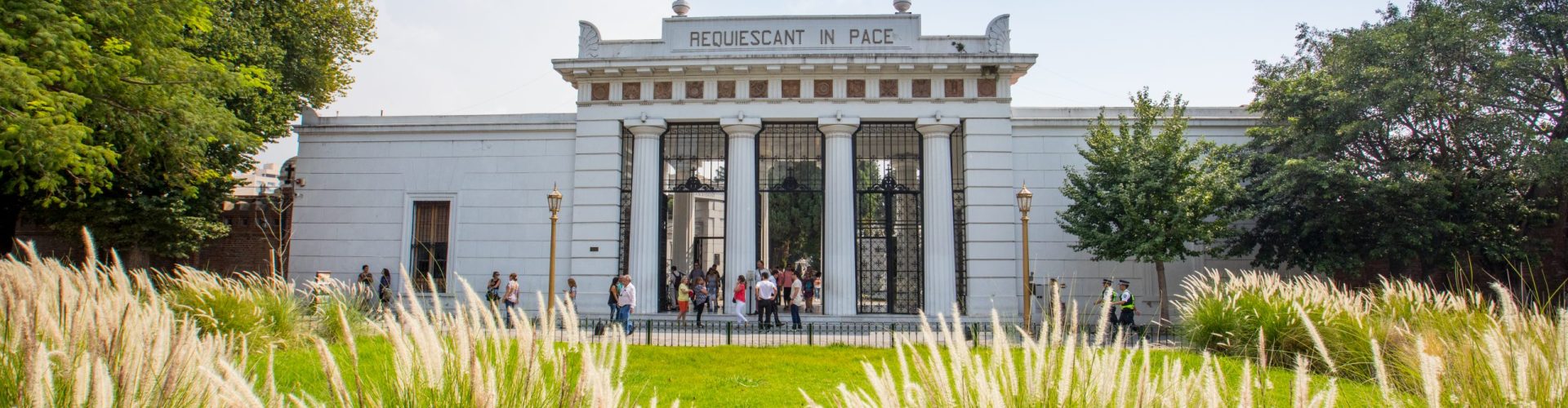 Entrada Cementerio de la Recoleta Turismo Alternativo Buenos Aires